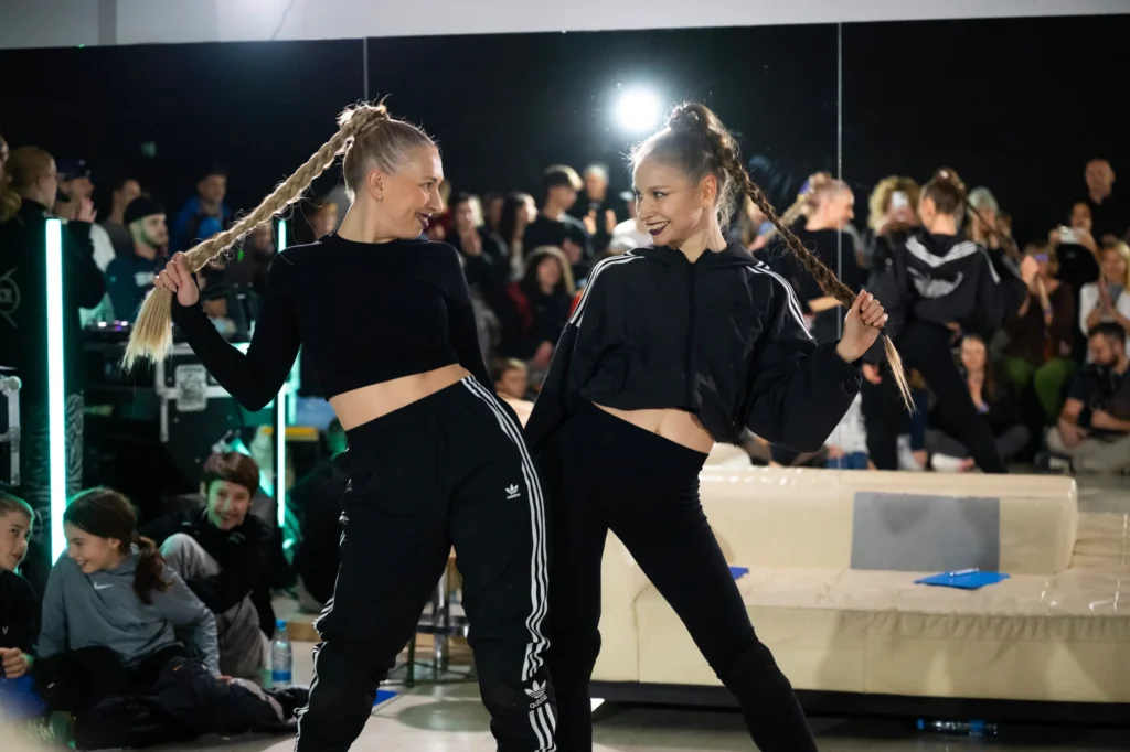Hip hop plesalki na dogodku Bast'a'move 4 v Ljubljani